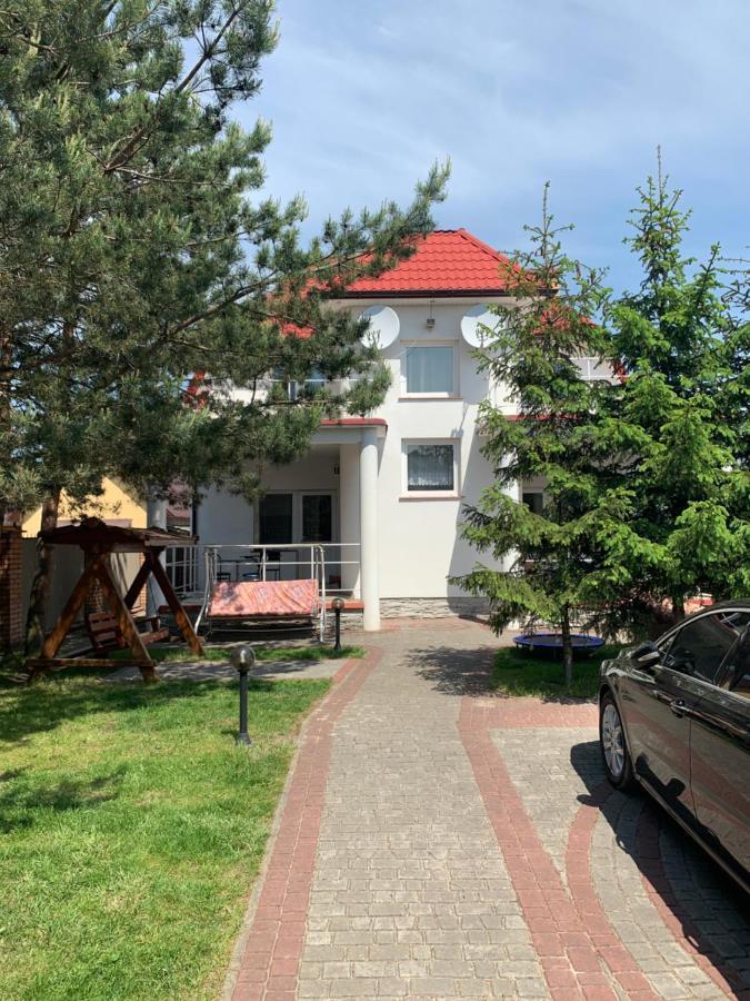 Комфортабельный Коттедж Bed & Breakfast Svityaz' ภายนอก รูปภาพ