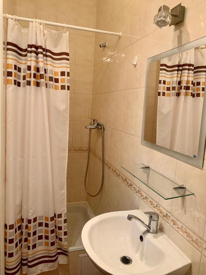 Комфортабельный Коттедж Bed & Breakfast Svityaz' ภายนอก รูปภาพ