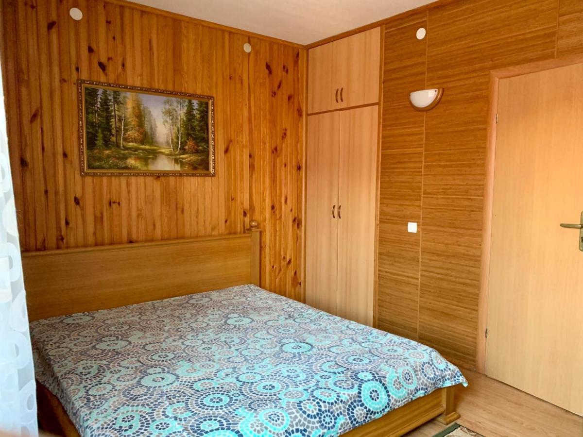 Комфортабельный Коттедж Bed & Breakfast Svityaz' ภายนอก รูปภาพ